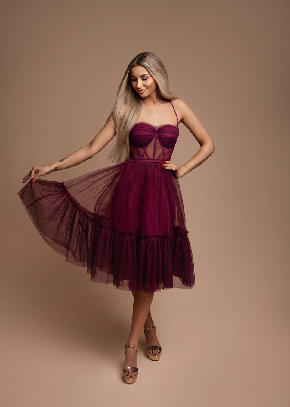 Krátké koktejlové tylové šaty,fialové 