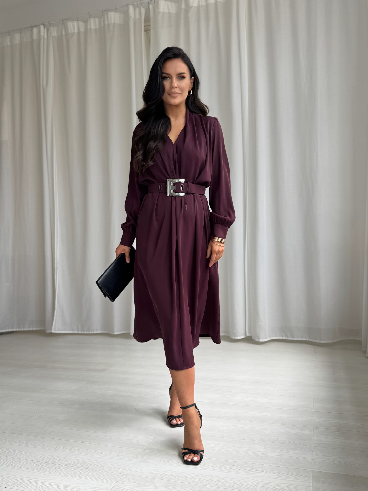 Midi saténové šaty s páskem,vínové DAFNE  